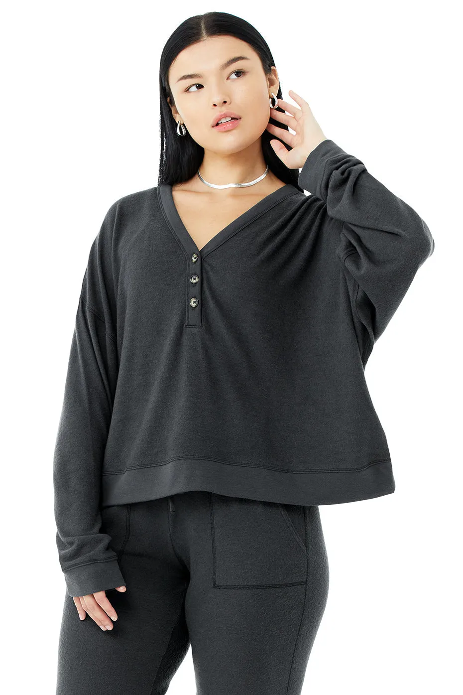 Alolux Soho Cropped Henley - Anthracite