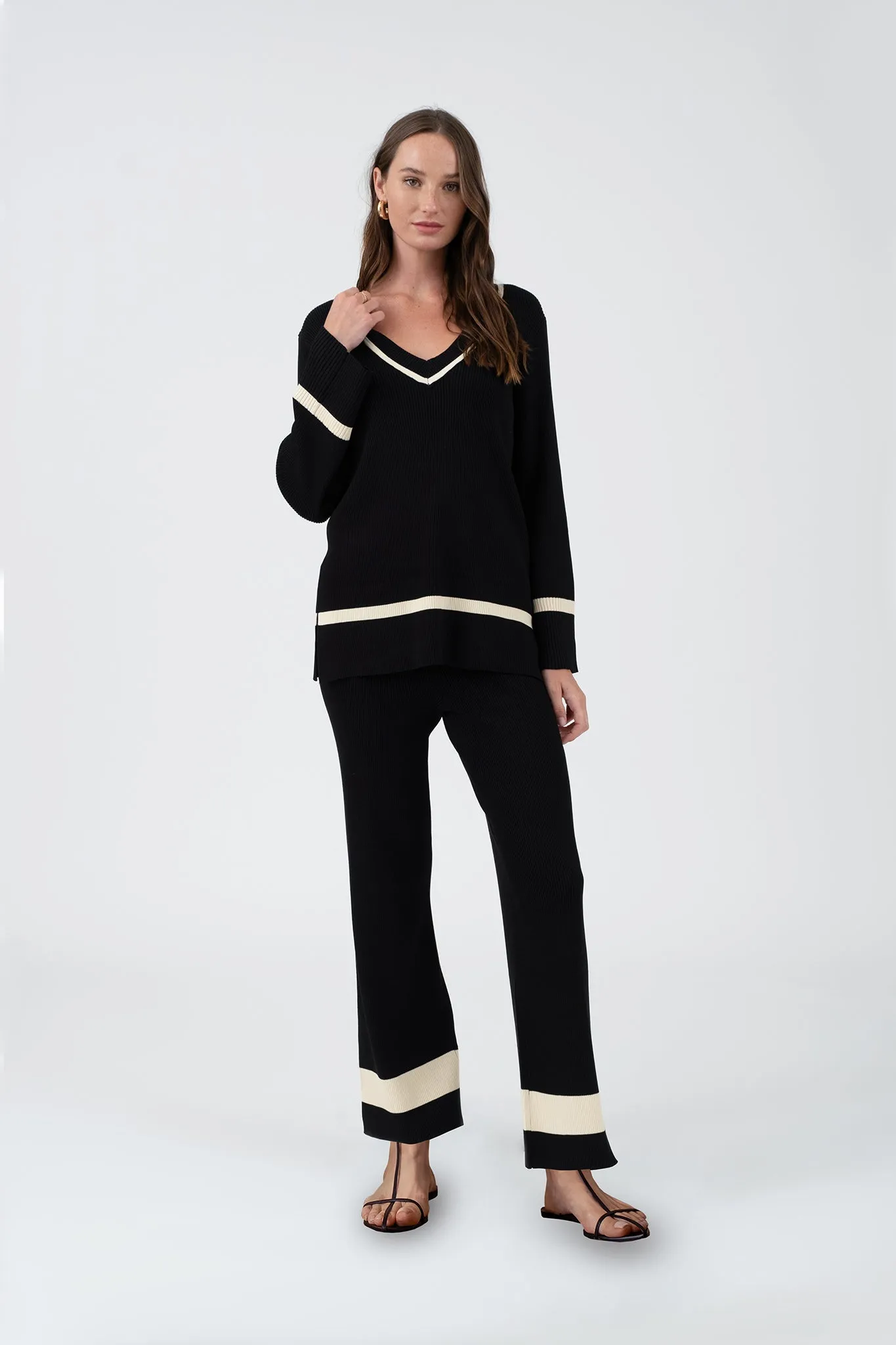 CONTRAST TRIM STRAIGHT LEG PANTS