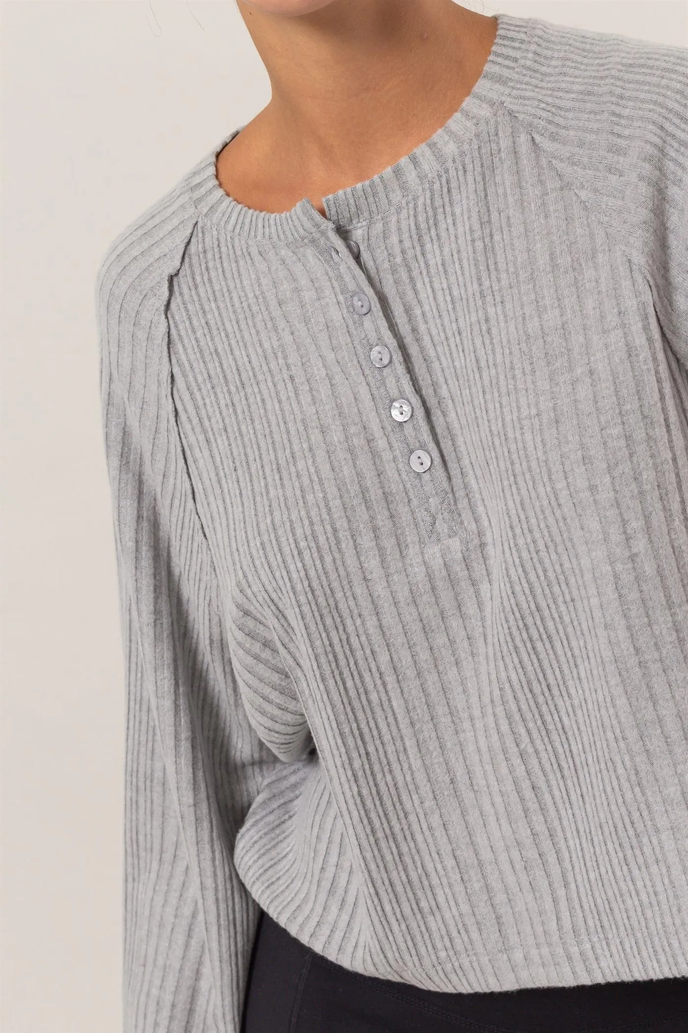 DZ25A100-Brushed Ribbed Oversized Henley Top