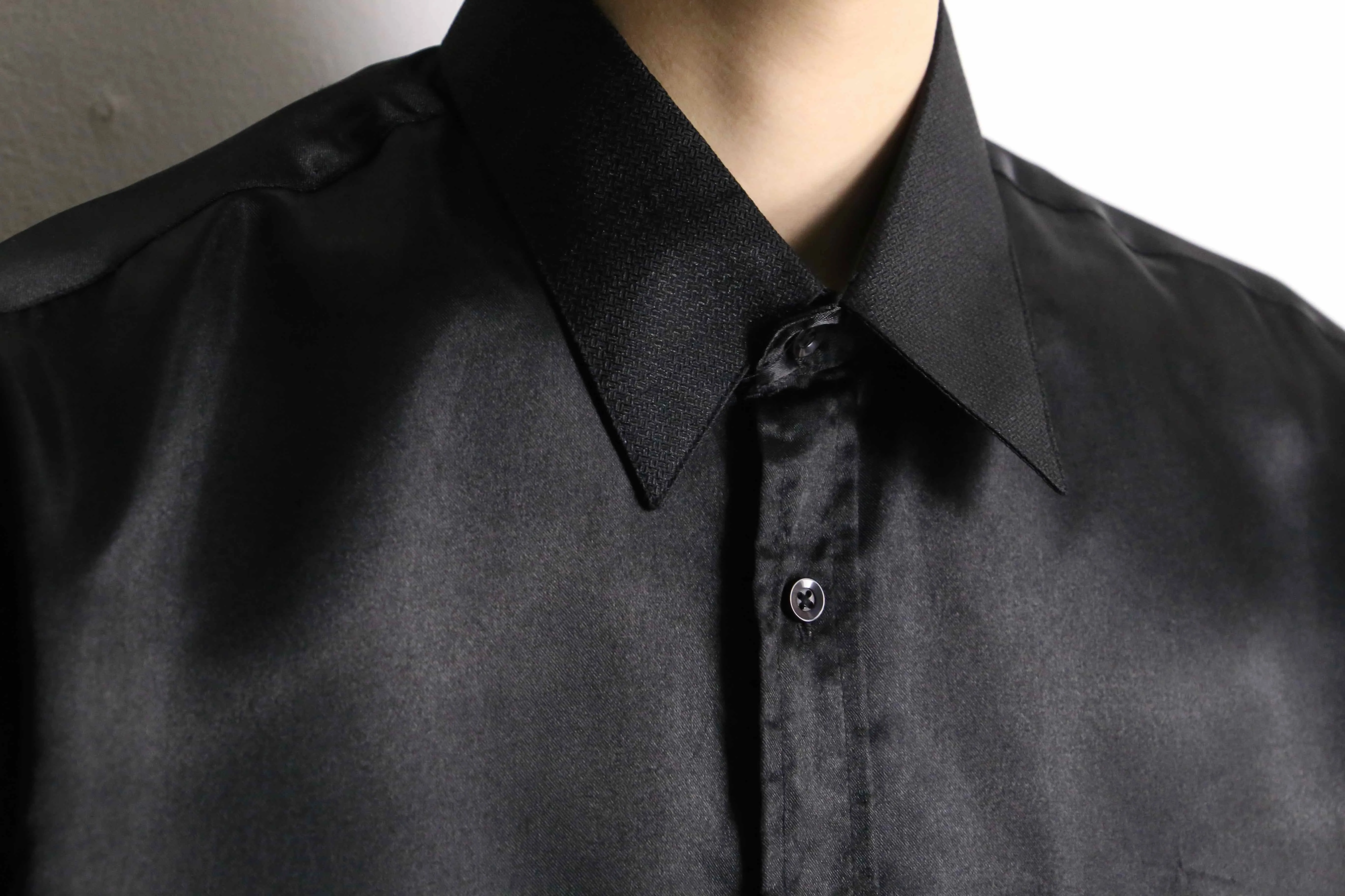 "STACY ADAMS" all black metallic dress shirt