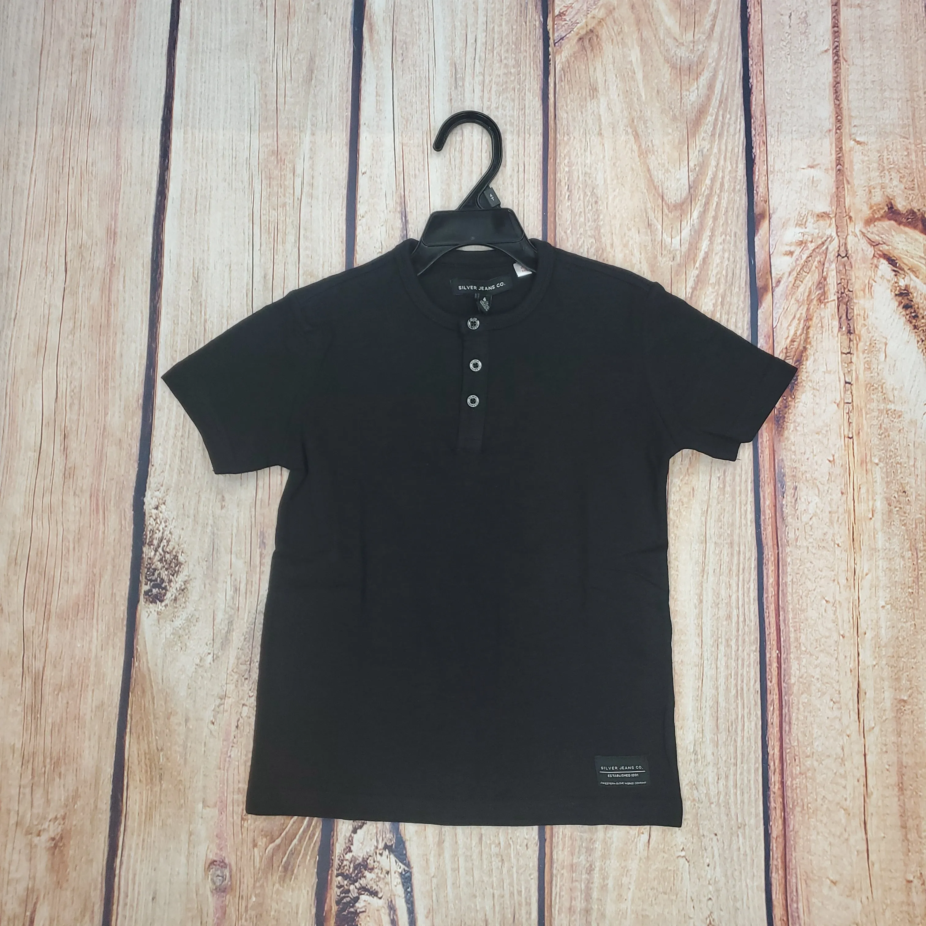 SILVER BLACK HENLEY SHORT SLEEVE