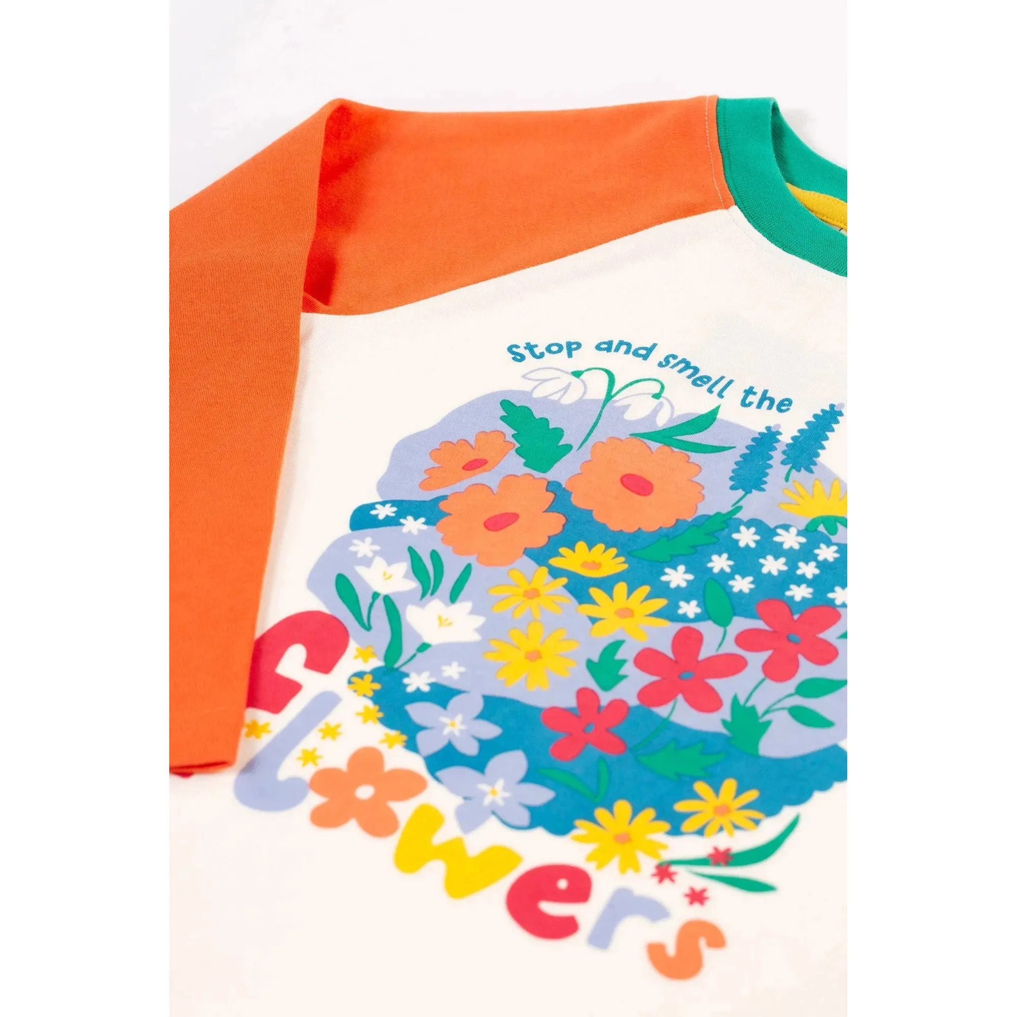 Soft White / Flowers Tamar Raglan