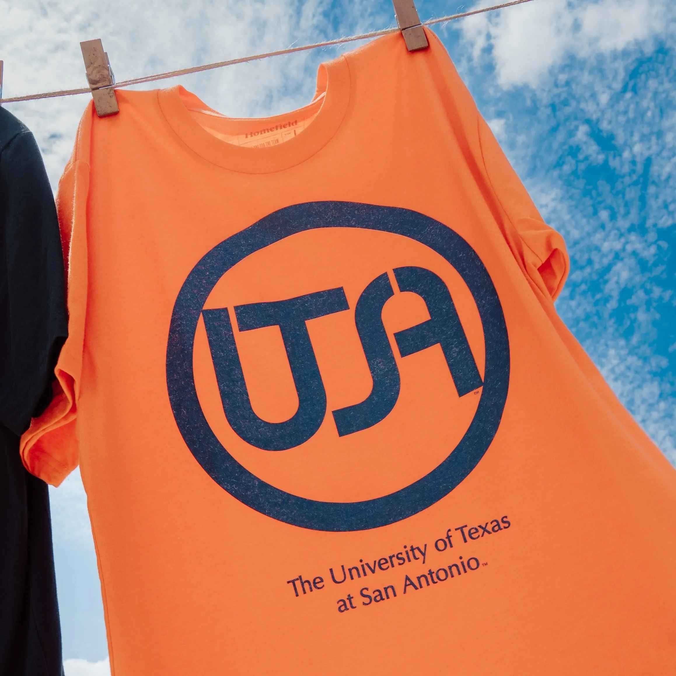 UTSA 1970s Vintage Circular Logo Tee