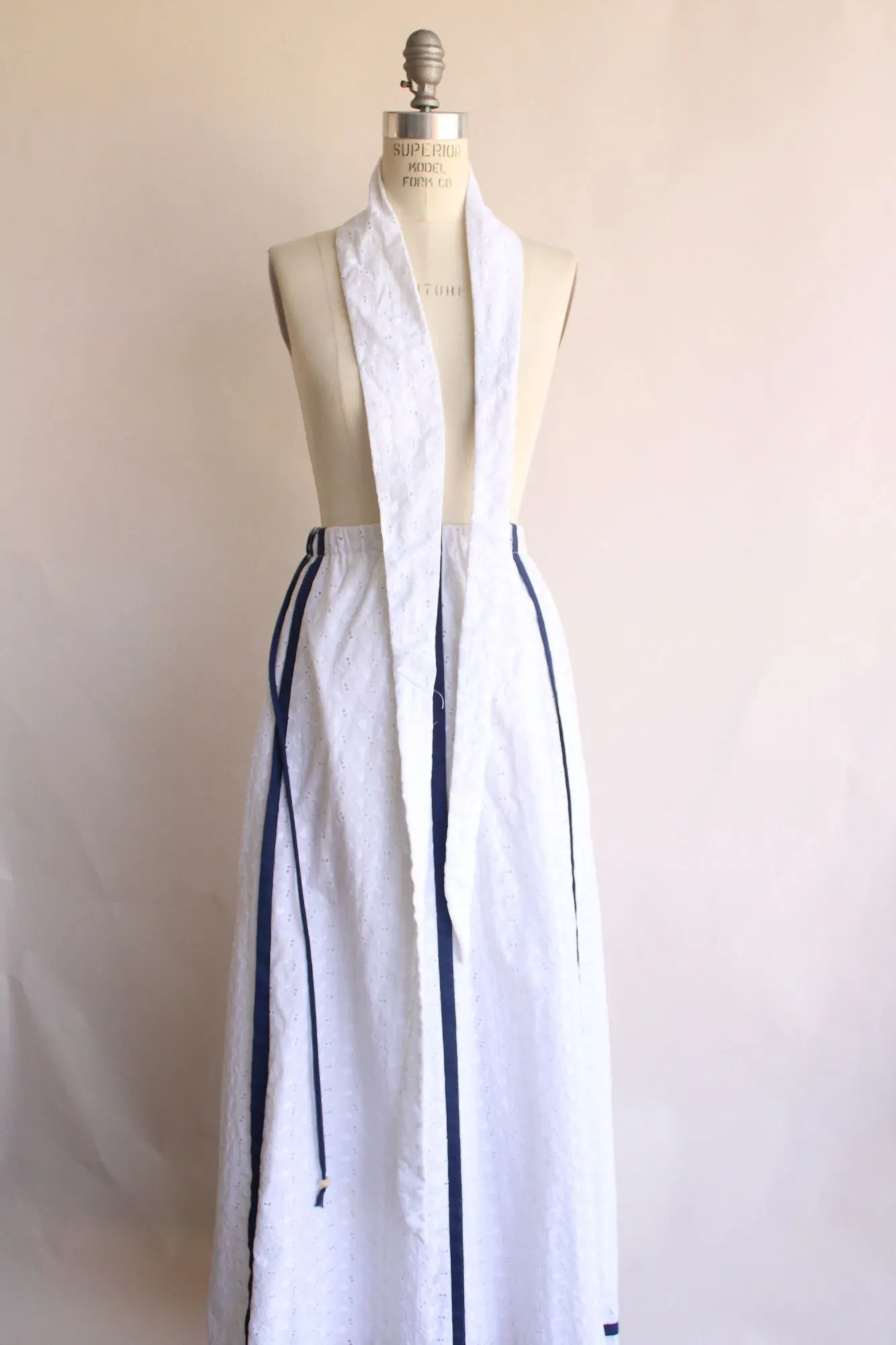 Vintage 1970s Chessa Davis Maxiskirt in White Eyelet with Blue Trim, Volup